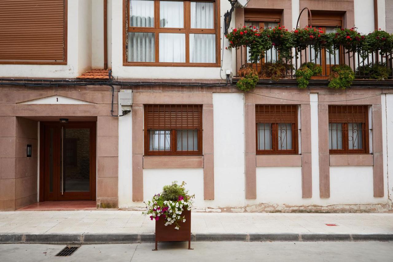 Urban Ezcaray Apartment Bagian luar foto